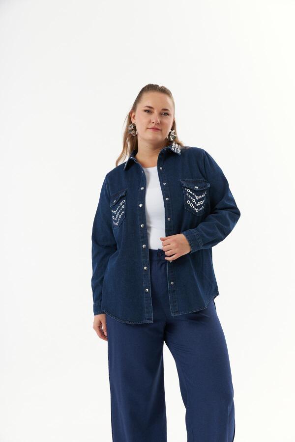 Büyük Beden Yaka ve Cep Aksesuarlı Denim Gömlek Mavi - 2