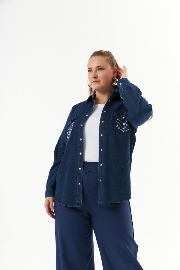 Büyük Beden Yaka ve Cep Aksesuarlı Denim Gömlek Mavi - 4