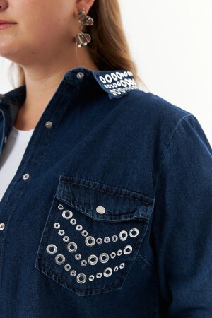 Büyük Beden Yaka ve Cep Aksesuarlı Denim Gömlek Mavi - 5