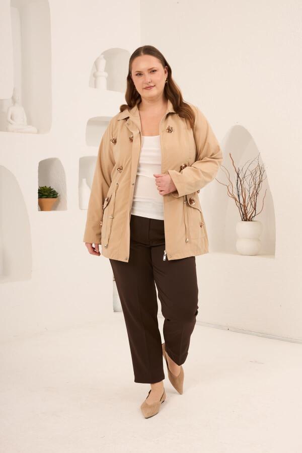 Çiçek Aplikeli Kadın Büyük Beden Trençkot Krem - 4