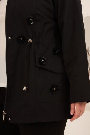 Çiçek Aplikeli Kadın Büyük Beden Trençkot Siyah - 3