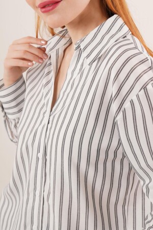 Çift Çizgi Geçişli Düğmeli Gri Gömlek - 4