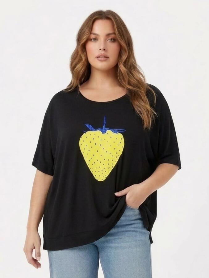 Çilek Desenli Taş İşlemeli Büyük Beden Tişört Siyah - 1