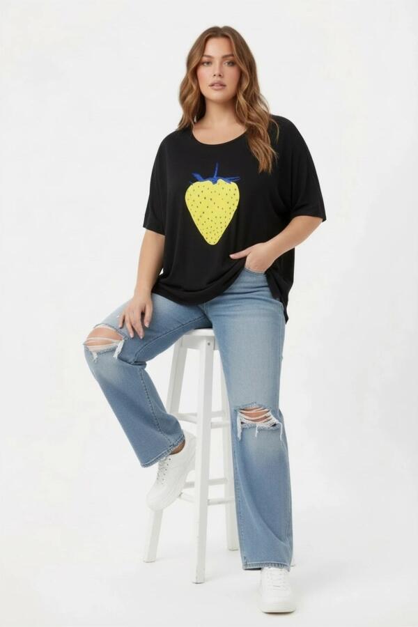 Çilek Desenli Taş İşlemeli Büyük Beden Tişört Siyah - 2