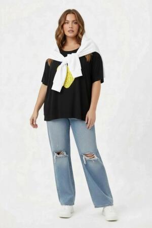 Çilek Desenli Taş İşlemeli Büyük Beden Tişört Siyah - 3