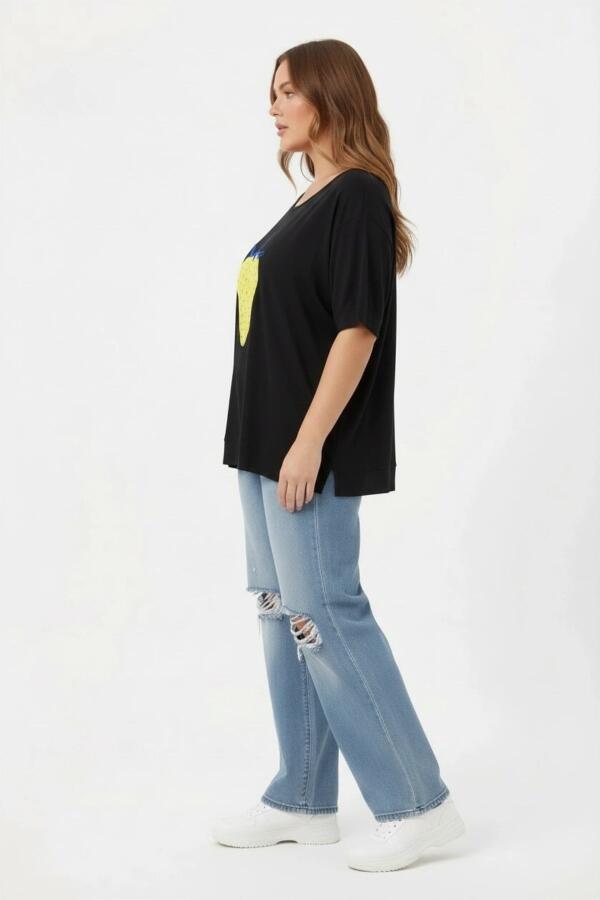 Çilek Desenli Taş İşlemeli Büyük Beden Tişört Siyah - 5