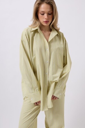 Çizgili Cep Detay Gömlek - 3