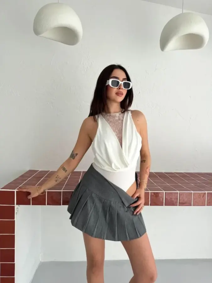 Dantel Detaylı Derin Dekolte Body Şık Kolsuz Yazlık Bodysuit - Beyaz - 1