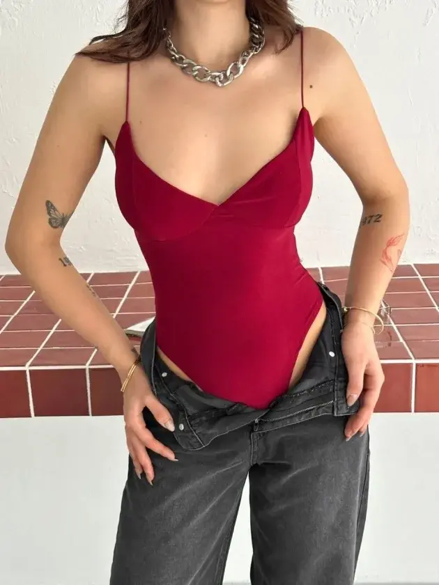 Derin Dekolte Askılı Body Sırt Dekolteli Şık Kolsuz Yazlık Bodysuit - Kırmızı - 1