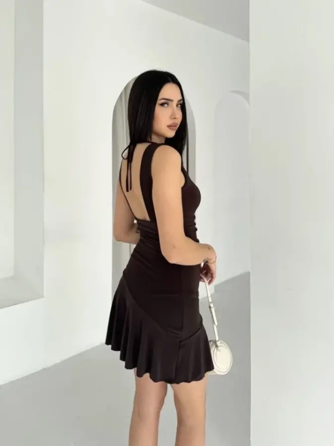 Derin V Yaka Sırt Dekolteli Mini Elbise Drapeli Şık Kolsuz - Kahverengi - 2