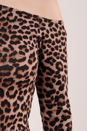 Düşük Omuz Detaylı Leopar Desen Bluz - 2