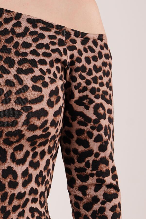 Düşük Omuz Detaylı Leopar Desen Bluz - 2
