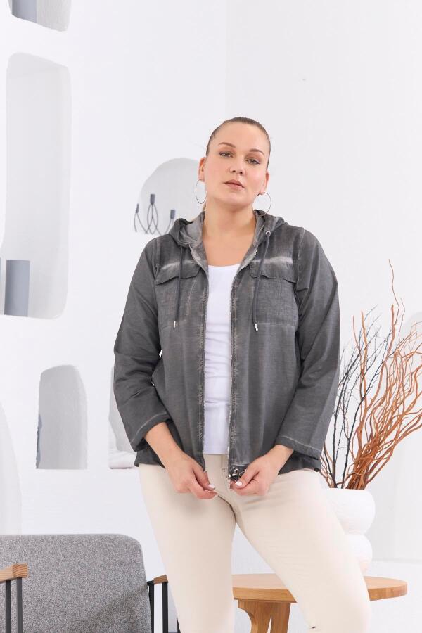 Fermuar Detaylı Kapşonlu Büyük Beden Füme Yıkamalı Ceket - 1