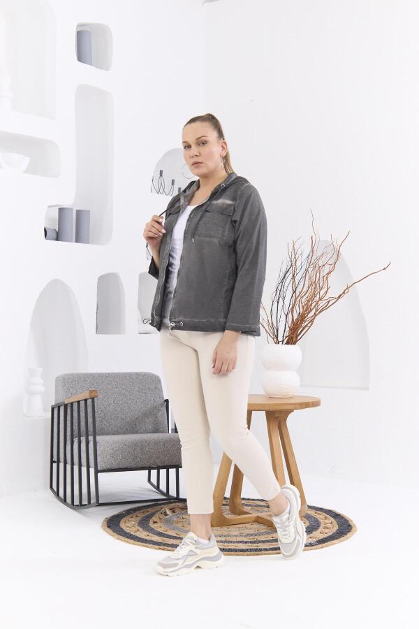 Fermuar Detaylı Kapşonlu Büyük Beden Füme Yıkamalı Ceket - 4