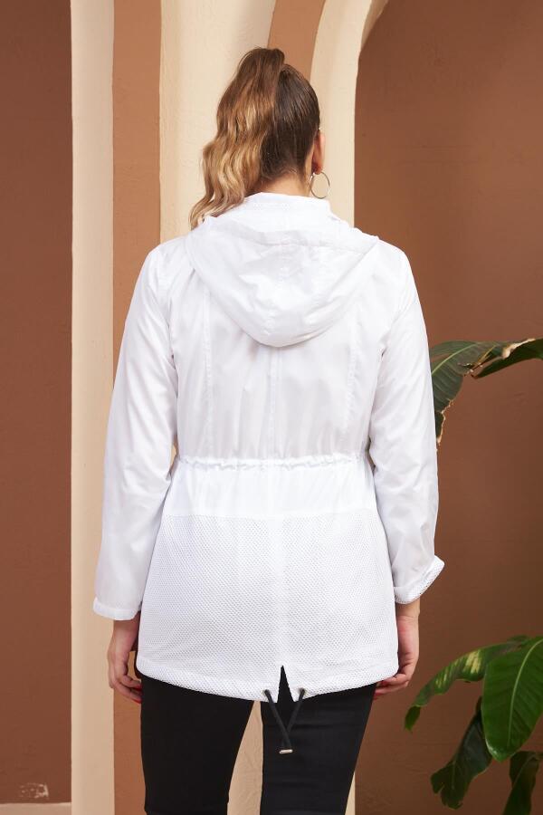 File Detaylı Büyük Beden Beyaz Trençkot - 4