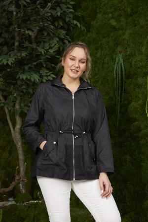 File Detaylı Büyük Beden Siyah Trençkot - RMG