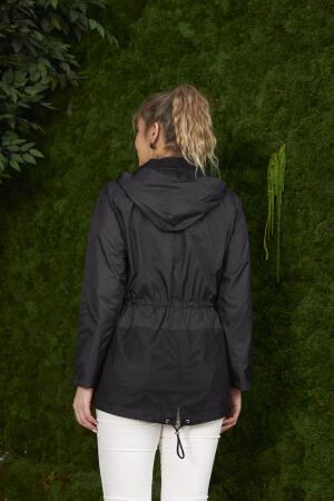 File Detaylı Büyük Beden Siyah Trençkot - 4