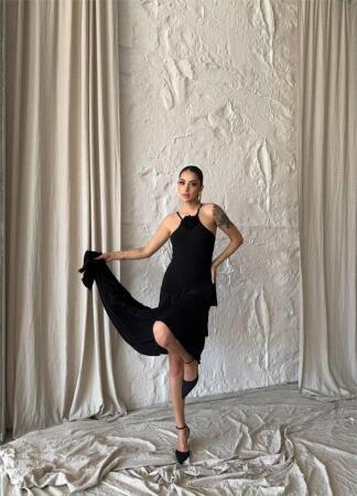 GÜLLÜ ELBİSE ASİMETRİK KATLI - Siyah - 3