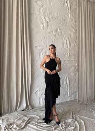 GÜLLÜ ELBİSE ASİMETRİK KATLI - Siyah - 4