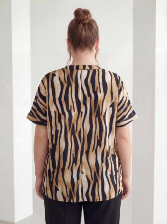 Hakim Yaka Zebra Desen Büyük Beden Bluz Siyah - 4