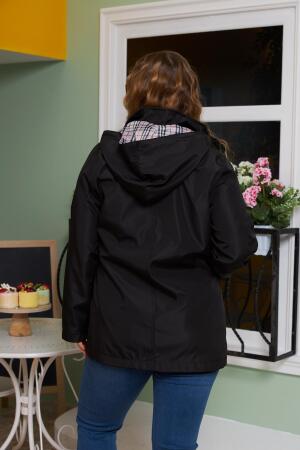 İç Astar Ekose Detaylı Büyük Beden Siyah Trençkot - 4