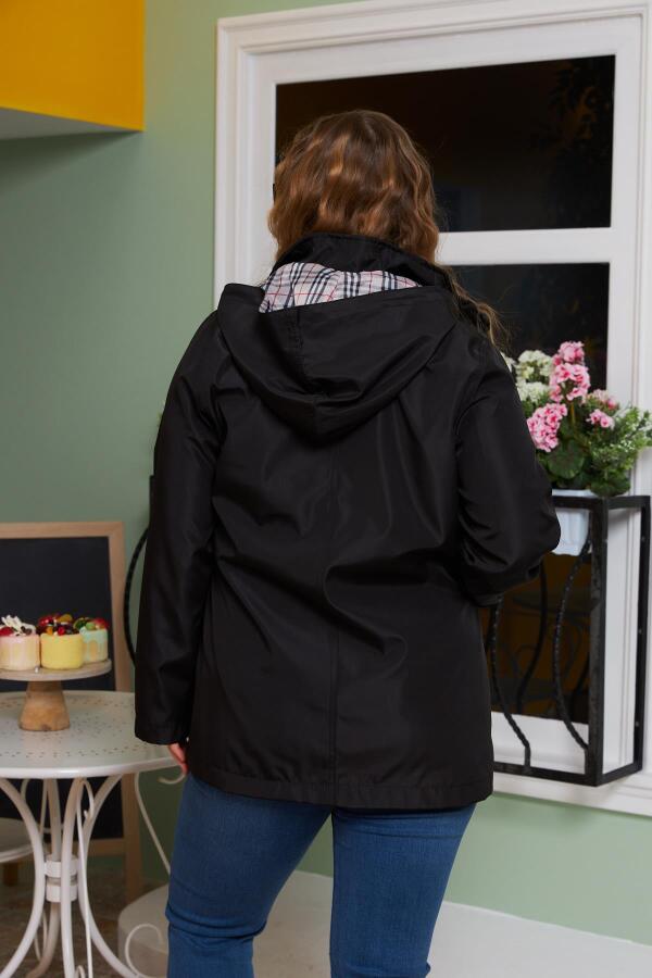 İç Astar Ekose Detaylı Büyük Beden Siyah Trençkot - 4