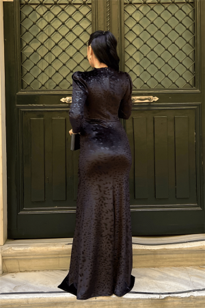 Kadife Kumaş Büzgü Detaylı Elbise - SİYAH - 5