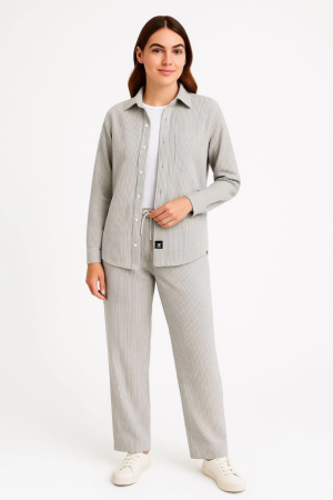 Kadife Oversize Takım – Gömlek Ve Pantolon İkili Set Füme Corduroy Şıklığı, Rahat Ve Zarif Duruş Yumuşak Dokulu Kadife Kumaş, Düğmeli Gömlek Üst Ve Lastikli Pantolon Alt Parça Ile Gün Boyu Konfor- Gri - 4