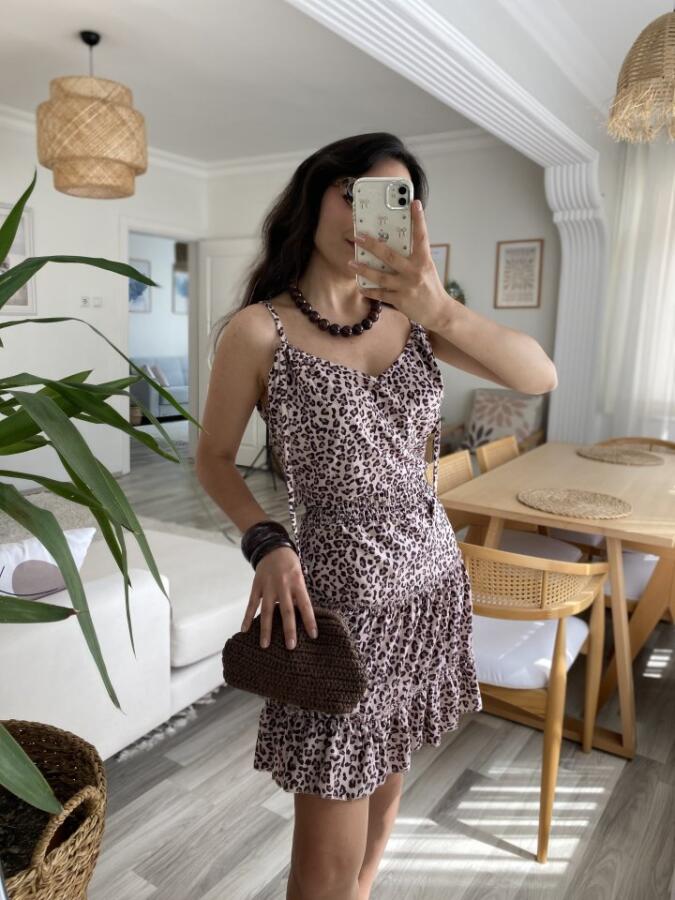 Kadın Askılı V Yaka Beli Pileli Leopar Desen Eteği Fırfırlı Süprem Elbise - 5