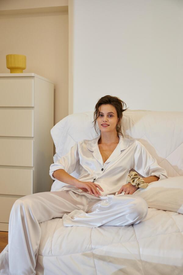 Kadın Beyaz Oversize Saten Pijama Takımı - 1