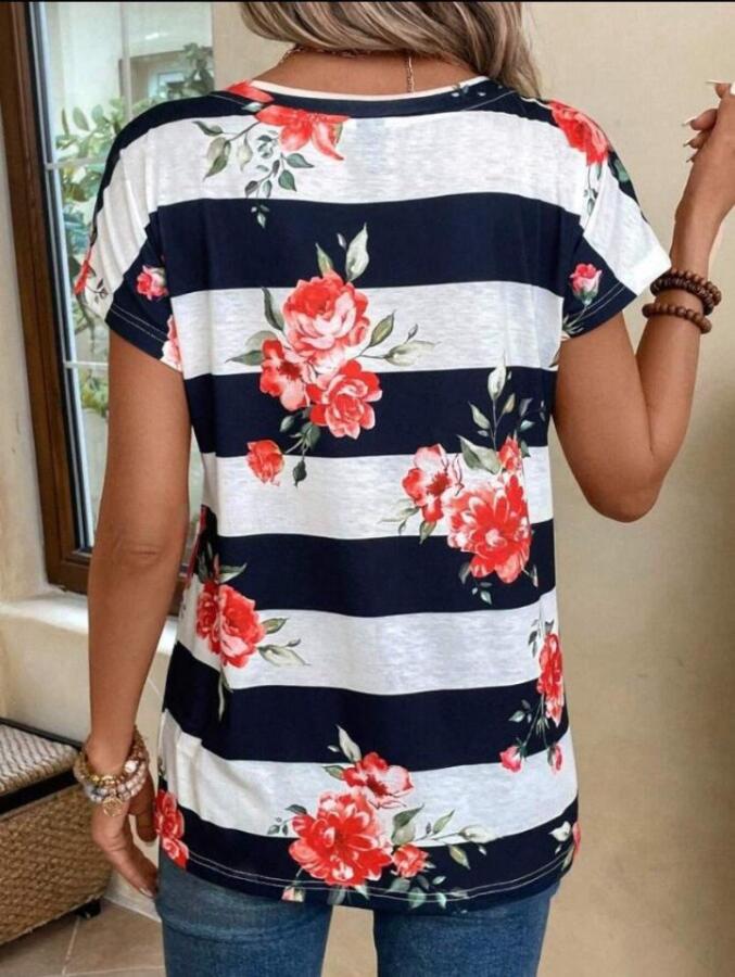 Kadın Çiçek Desenli Yatay Şeritli Bisiklet Yaka Tişört - 4