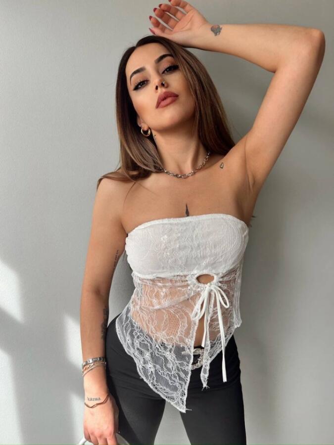 Kadın Göğüs Ve Sırt Dekolteli Transparan Dantel Detay Bluz - 6