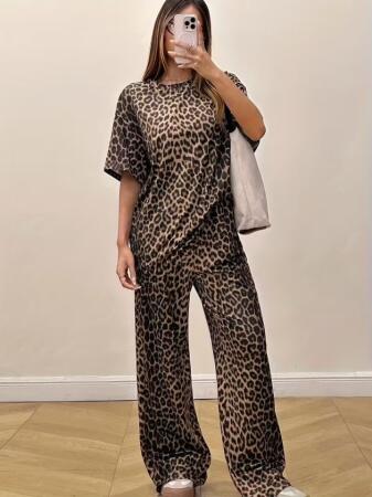 Kadın Kısa Kollu Bisiklet Yaka Iki Iplik Leopar Desenli Bluz Ve Pantolon Ikili Takım - 3