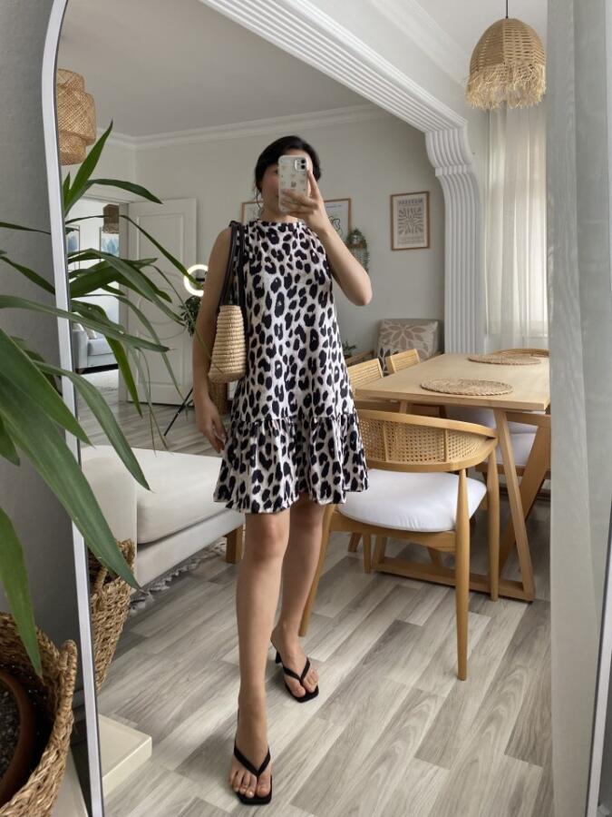 Kadın Kolsuz Sırttan Bağlamalı Fırfırlı Leopar Desenli Süprem Elbise - 2