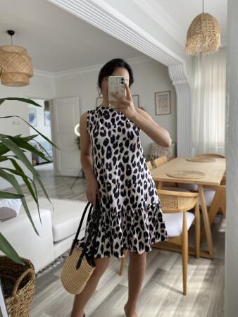 Kadın Kolsuz Sırttan Bağlamalı Fırfırlı Leopar Desenli Süprem Elbise - 4