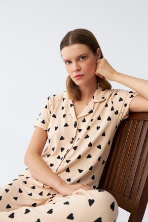 Angelino Kadın Krem Rengi Kalp Desenli Önden Düğmeli Pijama Takımı - 7