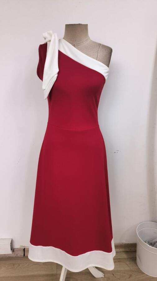 Kadın Tek Omuzu Açık Omuzlardan Kurdela Detaylı çift Renkli Ithal Krep Elbise - 4