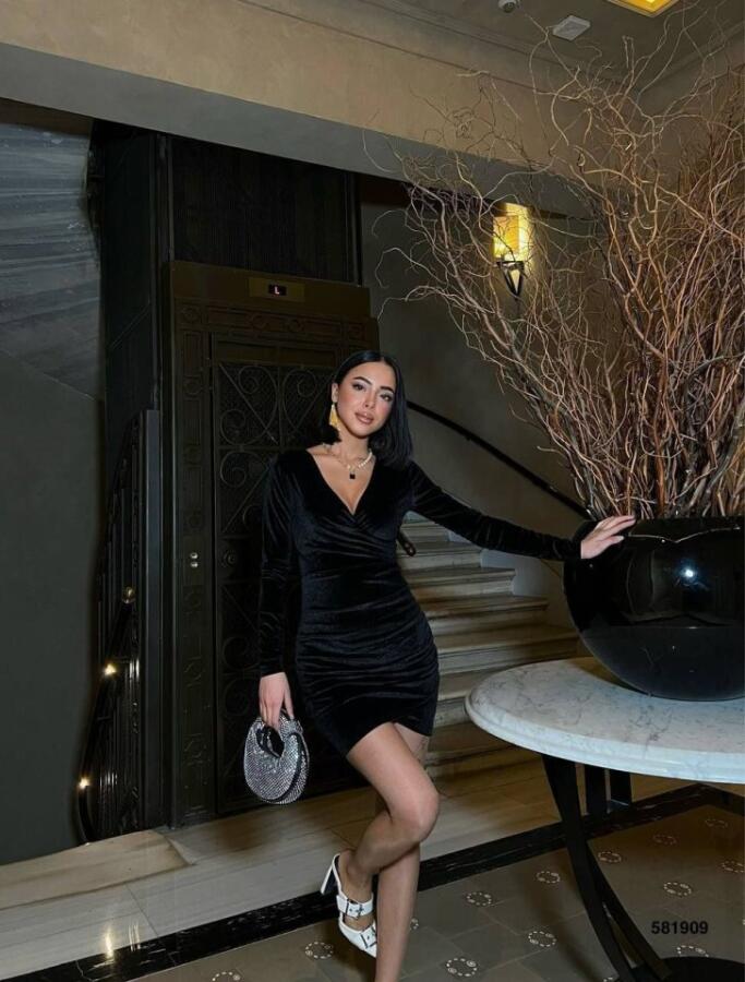 Kadın Uzun Kollu Göğüs Dekolteli Kadife Kumaş Mini Kruvaze Elbise - 3