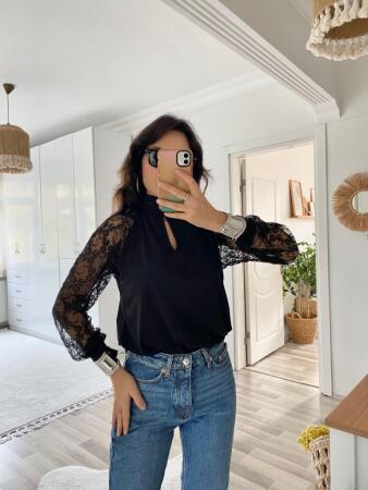 Kadın Uzun Kollu Göğüs Pencere Detay Yaka Boğazlı Kolları Tüllü Sandy Bluz - 7