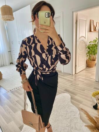 Kadın Uzun Kollu Kruvaze Yaka Dijital Baskılı Fiyonk Detay Atlas Kumaş Elbise - 12