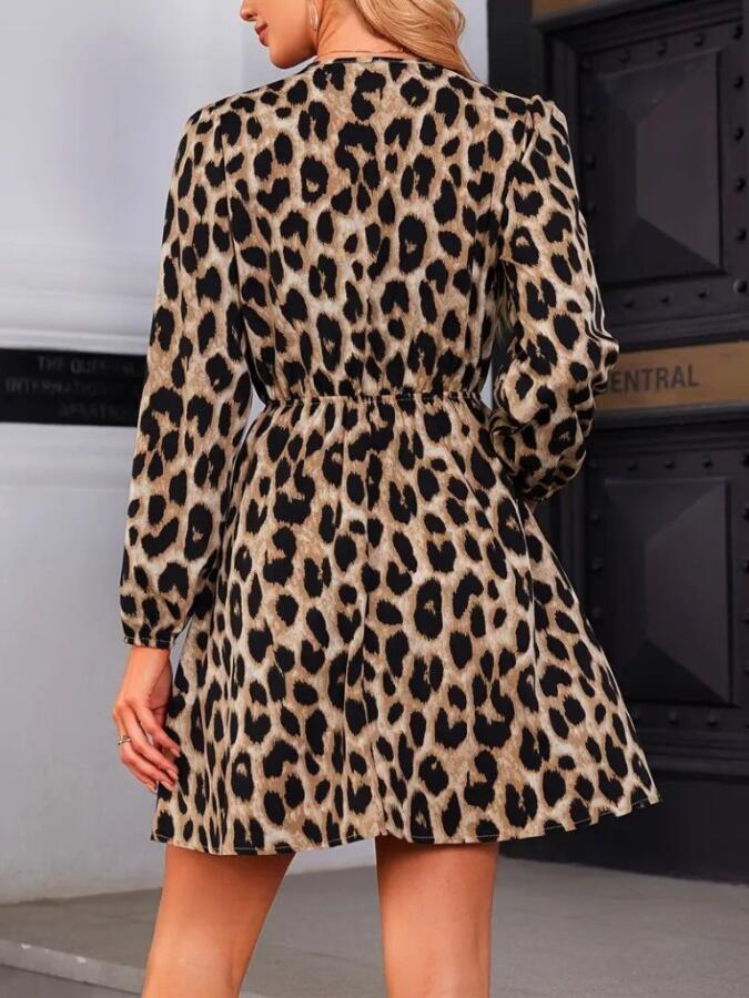 Kadın Uzun Kollu Kruvaze Yaka Kemerli Desenli Mini Leopar Elbise - 4