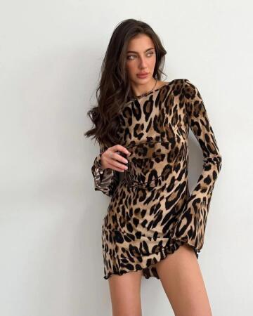 Kadın Uzun Kollu Sırtı Açık Bağlamalı Leopar Desenli Kısa Dalgıç Elbise - 1
