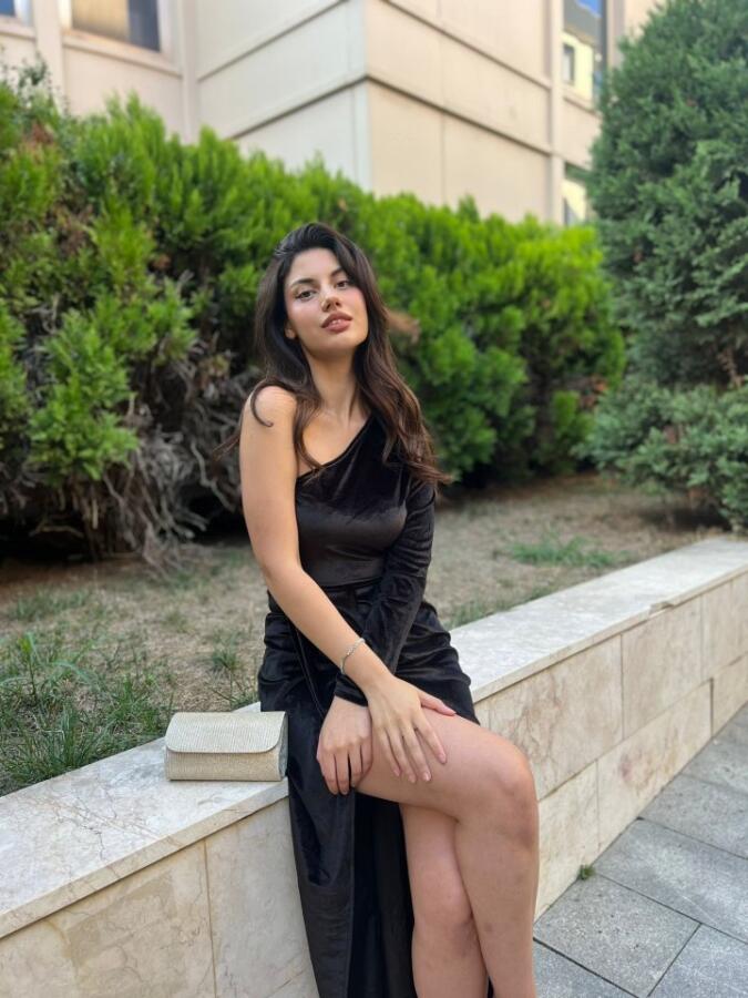 Kadın Uzun Kollu Yırtmaçlı önü Pile Detay Kadife Elbise - 9