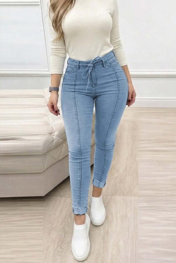 Kadın Yüksek Bel Belden Kuşaklı Yırtık Detaylı Kot Pantolon - 3