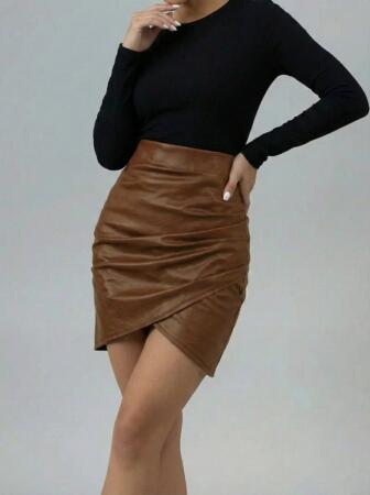 Kadın Yüksek Bel Yandan Fermuarlı Pileli Mini Deri Etek - 3