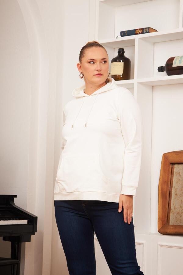 Kapşonlu Büyük Beden Beyaz Sweatshirt - 2