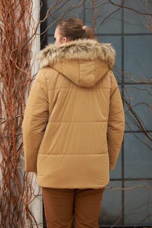 Kapşonlu Parlak Kumaş Büyük Beden Camel Şişme Mont - 4