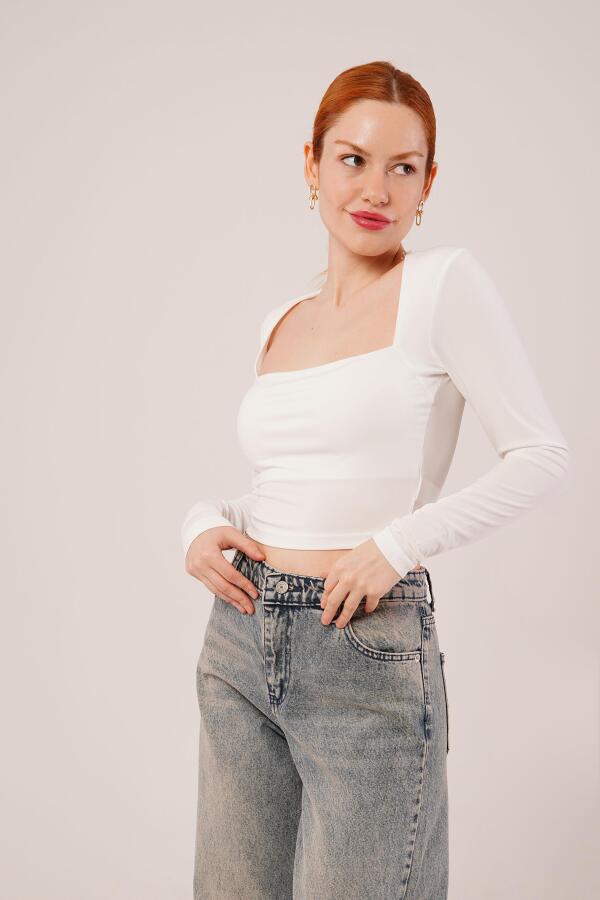 Kare Yaka Basic Beyaz Bluz - 4