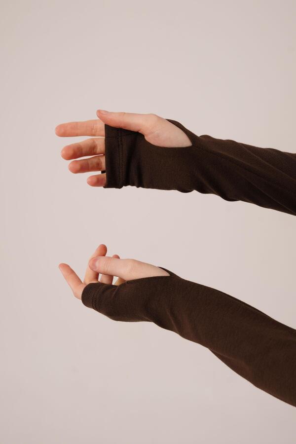 Kare Yaka Bluz Ve Yırtmaç Detaylı Etek İkili Kahverengi Takım - 3