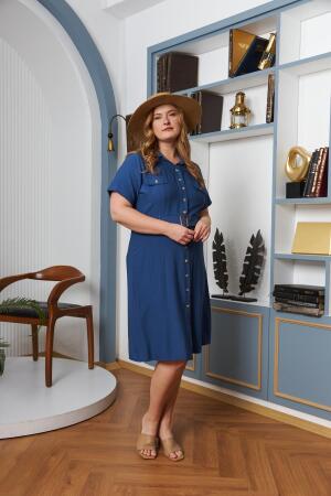 Kemer ve Cep Detaylı Düğmeli Kısa Kol Büyük Beden Elbise Saks - RMG